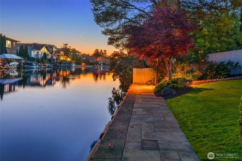 12 Columbia Ky, Bellevue, WA, 98006-1008 | Card Image