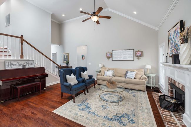 8007 Ragusa Cir, House other with 3 bedrooms, 2 bathrooms and 4 parking in Spring Hill TN | Image 7