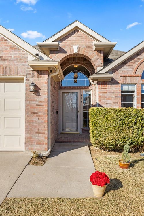 6829 Dougal Avenue, Fort Worth, TX, 76137 | Card Image
