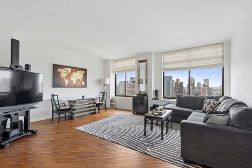 3302-400 E 70th St, New York, NY, 10021-5394 | Card Image