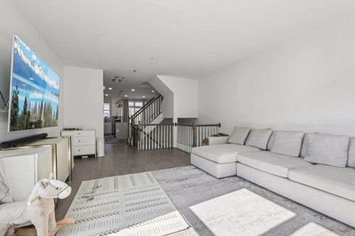 458-458 Buffalo Ct, West New York, NJ, 07093-8320 | Card Image