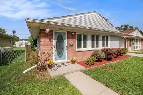 12009 Arcola St, Livonia, MI, 48150-2341 | Card Image