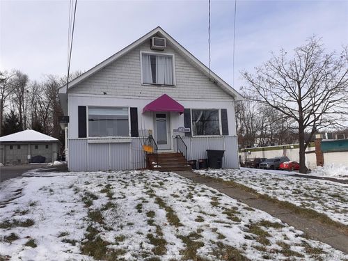 683 State Route 17m, Monroe, NY, 10950-3317 | Card Image