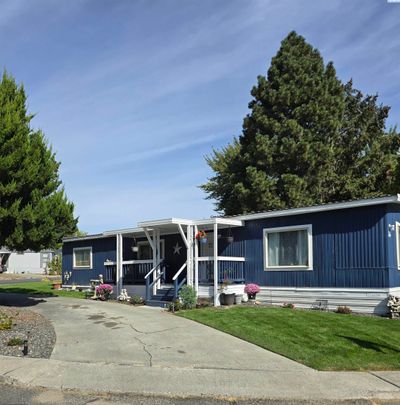 24 Galaxy Lane, Home with 3 bedrooms, 2 bathrooms and null parking in Richland WA | Image 1