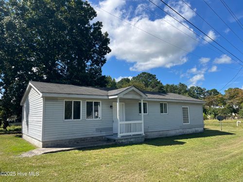 2201 Chestnut Ave, New Bern, NC, 28562-6109 | Card Image