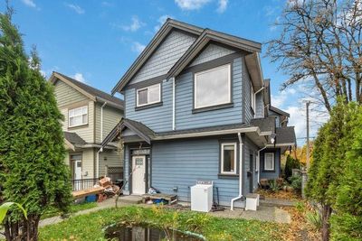 198 E 44th Ave, Home with 3 bedrooms, 3 bathrooms and 2 parking in Vancouver BC | Image 3