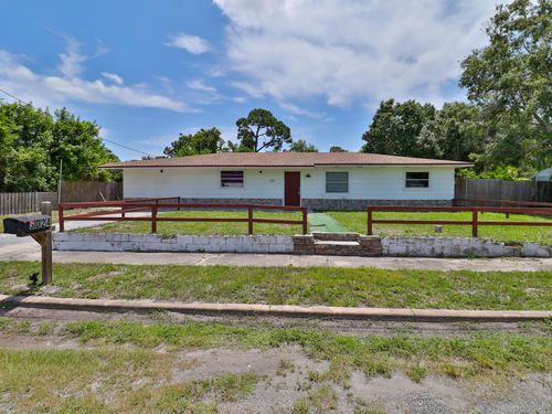 3024 W Dixie Blvd, Fort Pierce, FL, 34946-1707 | Card Image