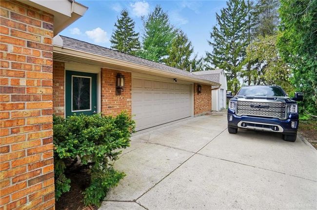 side driveway to rear garage | Image 74