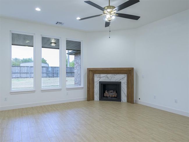 12129 Sw 45 Th Ter, House other with 4 bedrooms, 2 bathrooms and null parking in Mustang OK | Image 7