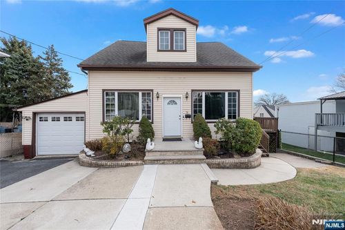 78 Columbia St, Wood Ridge, NJ, 07075-2404 | Card Image