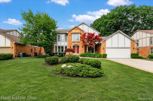 3393 Charlwood Dr, Rochester Hills, MI, 48306-3617 | Card Image