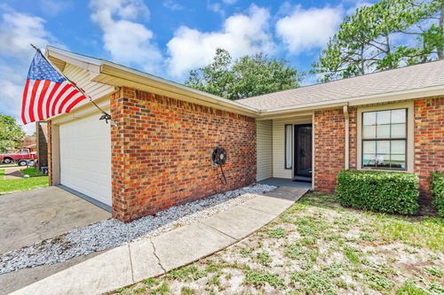 225 Seville Cir, Mary Esther, FL, 32569-1472 | Card Image