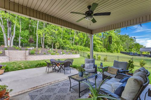 1321 Highgrove Ln, Clarksville, TN, 37043-2194 | Card Image