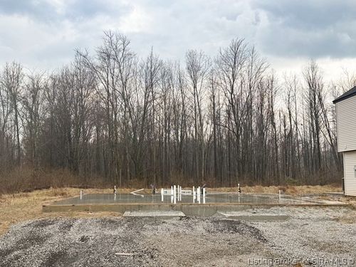 2095 Aster Dr, Jeffersonville, IN, 47130-4913 | Card Image