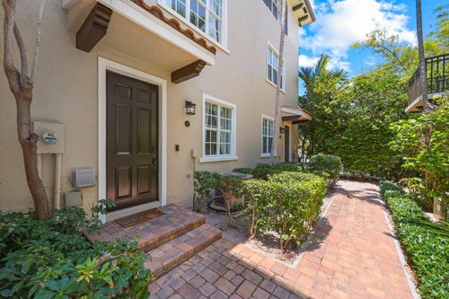 h-72 Se 6th Ave, Delray Beach, FL, 33483-5309 | Card Image