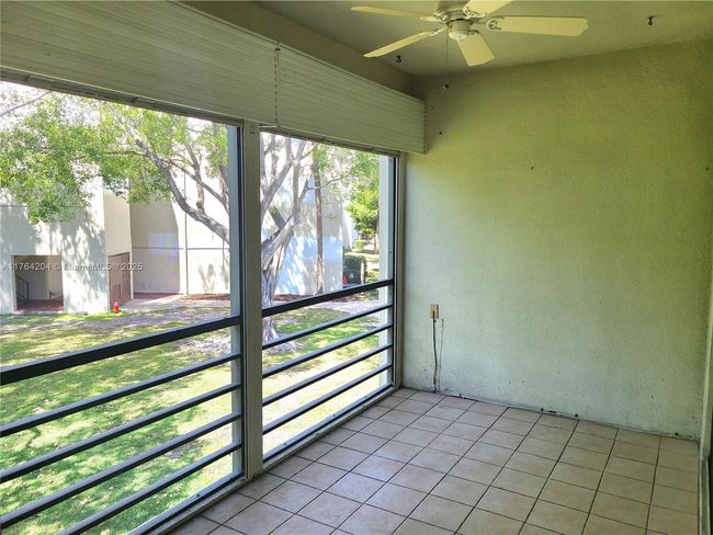 APT-223 - 2318 S Cypress Bend Dr, Condo with 1 bedrooms, 2 bathrooms and null parking in Pompano Beach FL | Image 4