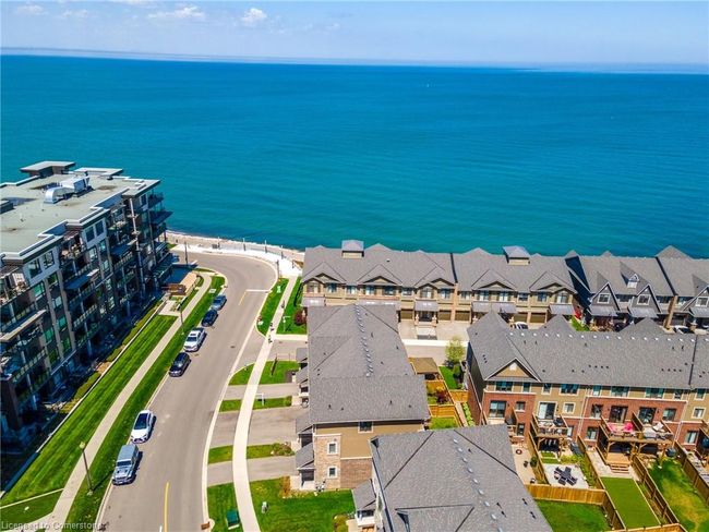 16 Place Polonaise Dr, Townhouse with 3 bedrooms, 3 bathrooms and 2 parking in Grimsby ON | Image 32