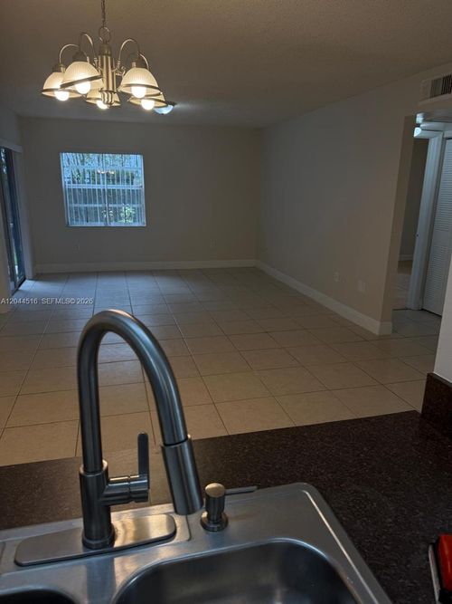 1018-458 Ne 210th Circle Ter, Miami, FL, 33179-1863 | Card Image