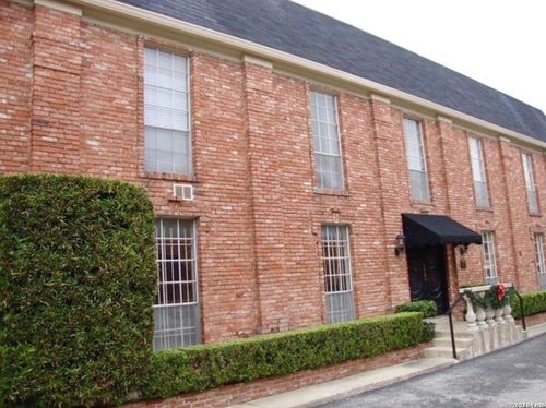 apt-100d-8033 N New Braunfels Ave, San Antonio, TX, 78209-2705 | Card Image