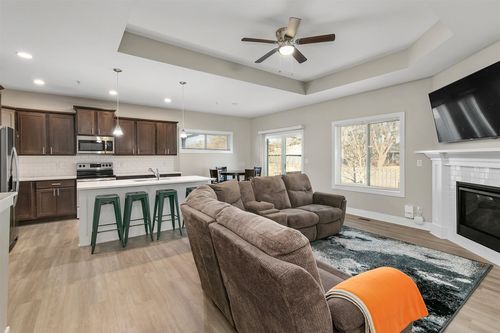 4469 Lower Beaver Rd, Des Moines, IA, 50310-4916 | Card Image