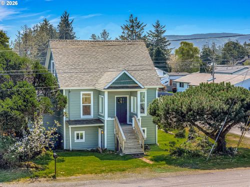 1103 Avenue F, Seaside, OR, 97138-7633 | Card Image