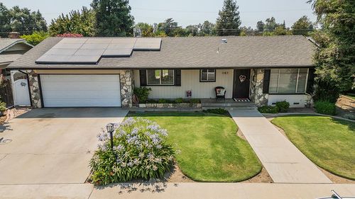 1583 S Klein Ave, Reedley, CA, 93654-3939 | Card Image