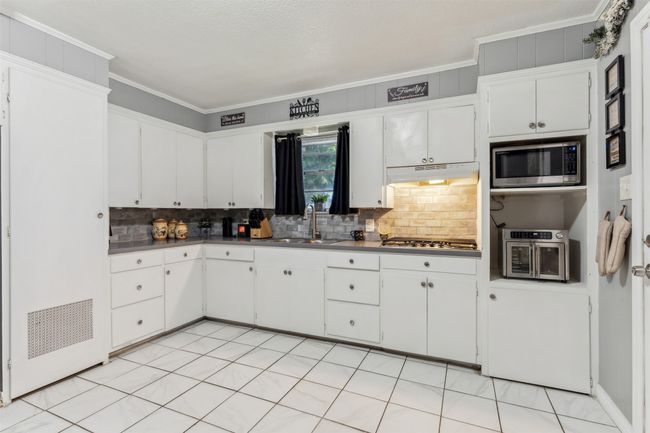 204 N Elm St, House other with 3 bedrooms, 2 bathrooms and null parking in Kemp TX | Image 10