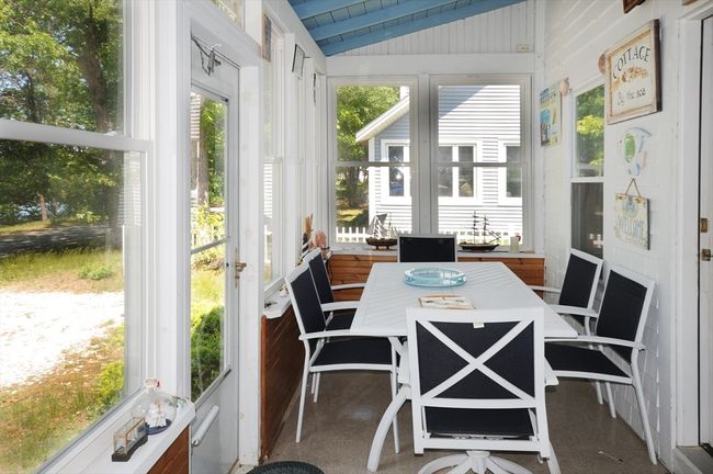 9 15 Th St, House other with 3 bedrooms, 2 bathrooms and 4 parking in Onset MA | Image 9