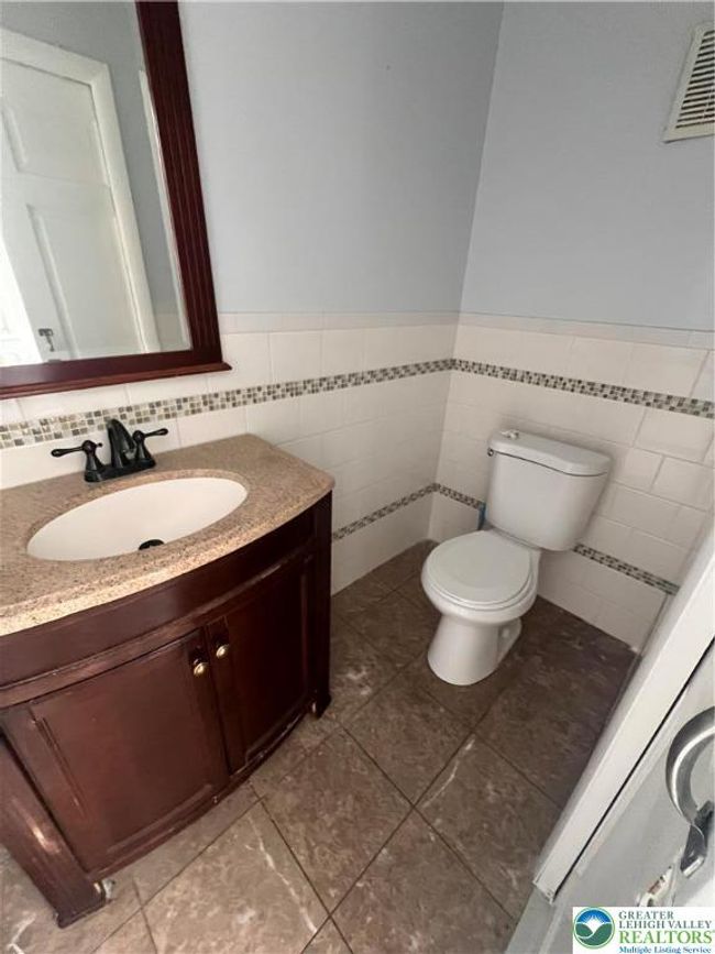 1840 W Turner St, House other with 5 bedrooms, 2 bathrooms and null parking in Allentown PA | Image 15
