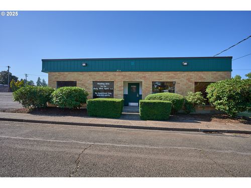 704-gil-1133 Sw Baker St, McMinnville, OR, 97128-6830 | Card Image