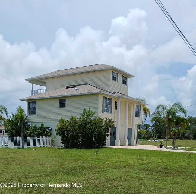 3519 Cobia Dr, House other with 3 bedrooms, 3 bathrooms and null parking in HERNANDO BEACH FL | Image 4