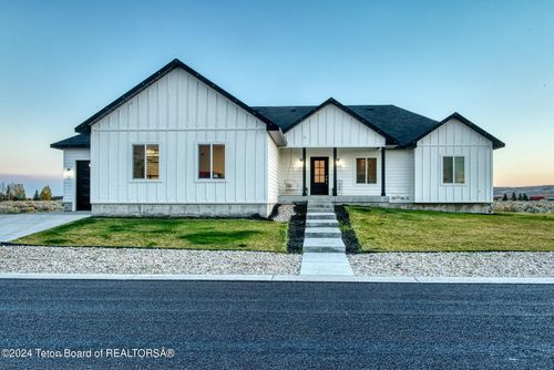 550 Meadowood Street, Pinedale, WY, 82941 | Card Image