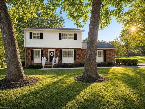 205 Fairway Dr, Eden, NC, 27288-3515 | Card Image