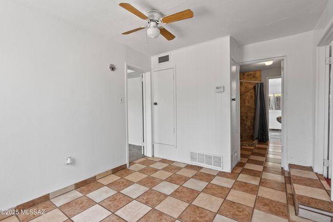4812 e 3rd st-2-23 | Image 23