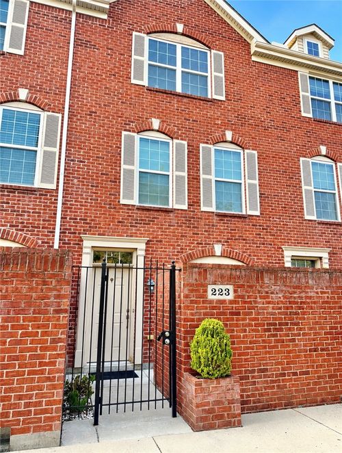 223 E 1st Street, Dayton, OH, 45402 | Card Image