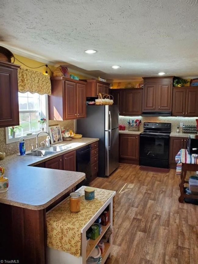 1234 Beamers Knob Road, House other with 3 bedrooms, 2 bathrooms and null parking in Fancy Gap VA | Image 4