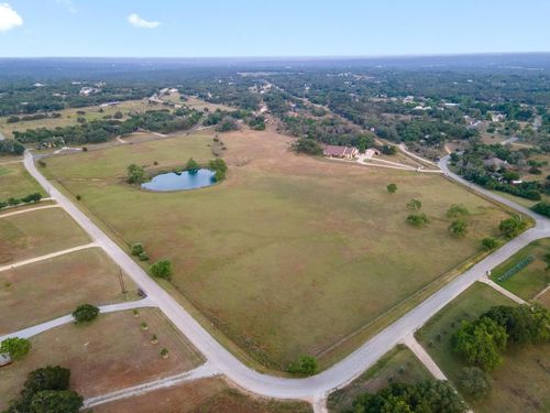 611 Post Oak Dr, Dripping Springs, TX, 78620-4117 | Card Image