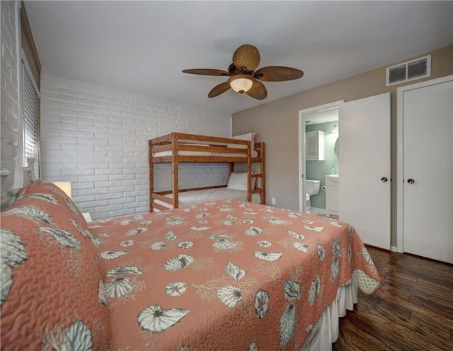 APT-133 - 4901 State Highway 361, Condo with 2 bedrooms, 2 bathrooms and null parking in Port Aransas TX | Image 22