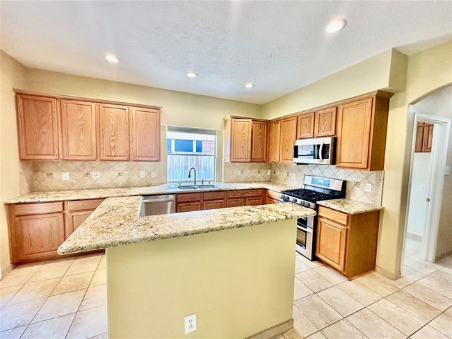 2716 W Oaks Cir E, House other with 4 bedrooms, 4 bathrooms and 2 parking in Pearland TX | Image 13
