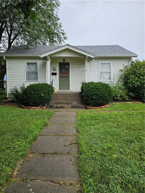 710 Pottawatomie St, Hiawatha, KS, 66434-2547 | Card Image