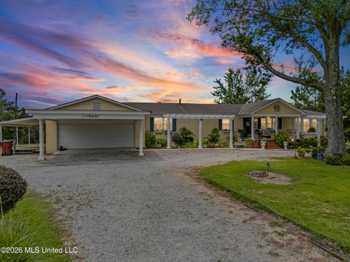 1070 King Rd, Enid, MS, 38927-2858 | Card Image