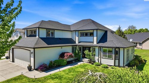 7 Buttercup Ct, Pasco, WA, 99301-1898 | Card Image