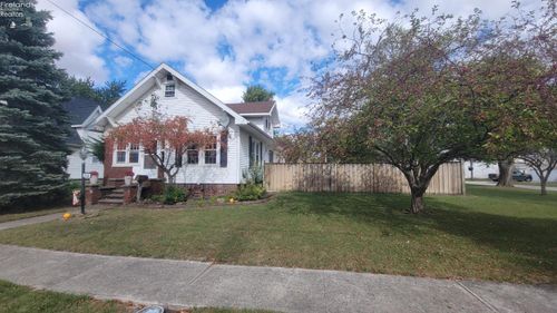 516 E Yeasting St, Gibsonburg, OH, 43431-1426 | Card Image