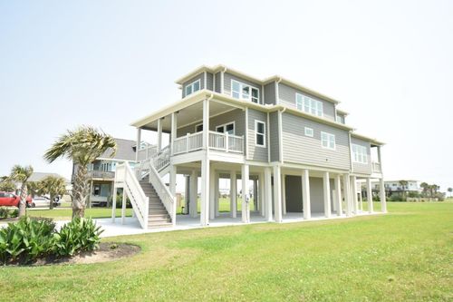18809 Warrior Rd, Galveston, TX, 77554-1118 | Card Image
