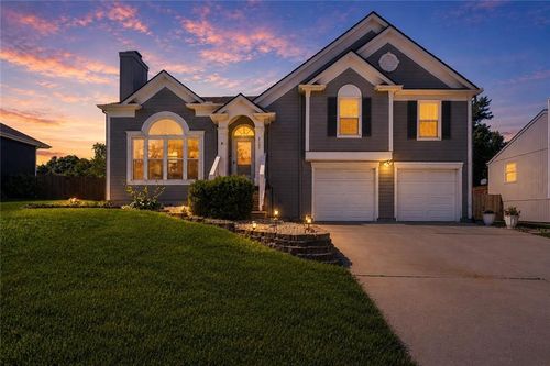 2137 Se 7th Street, Lee's Summit, MO, 64063 | Card Image