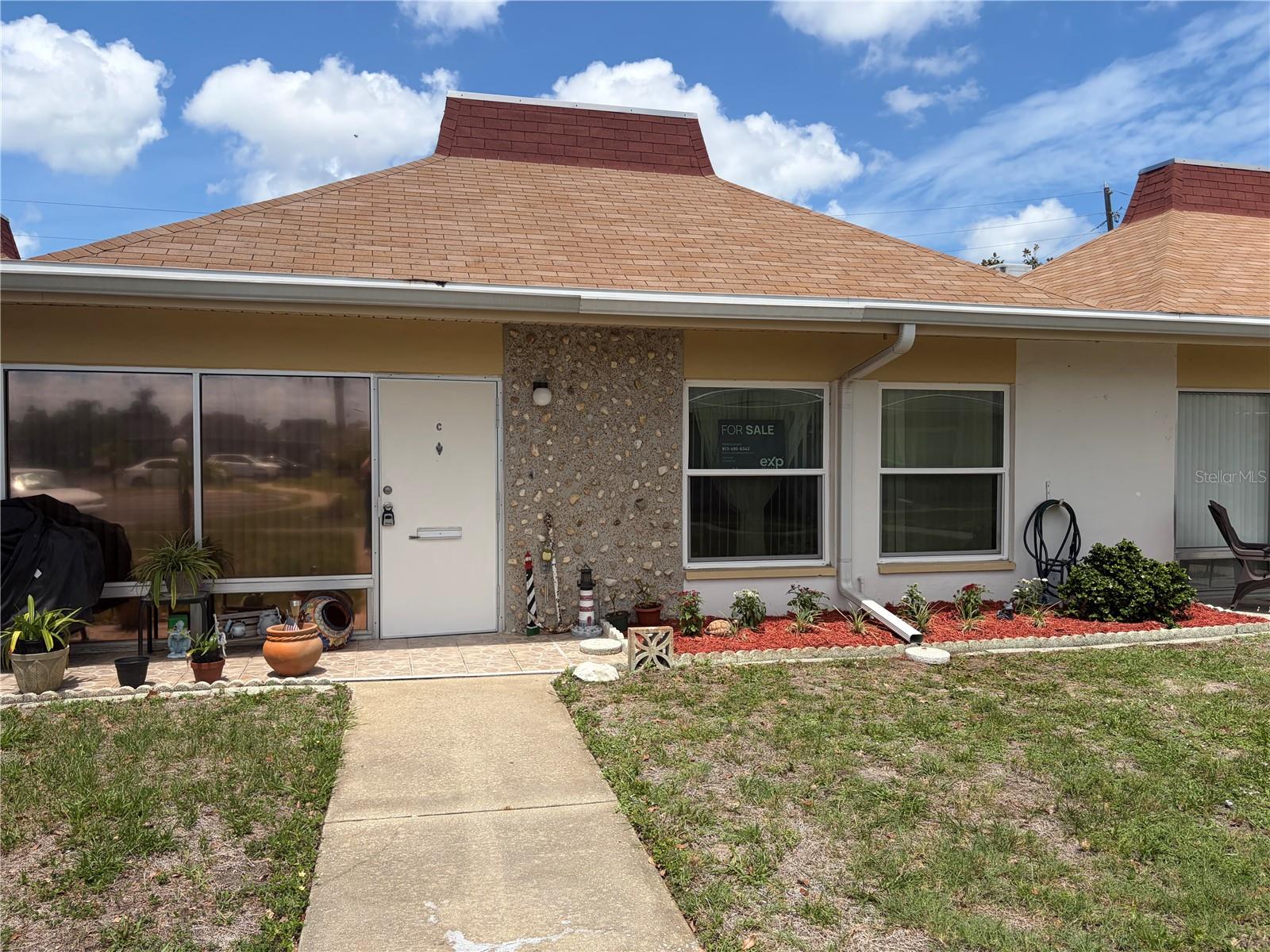 Residential in HOLIDAY
