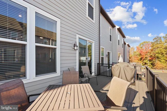 2437 Liberty Loop, Townhouse with 4 bedrooms, 5 bathrooms and null parking in HERNDON VA | Image 9