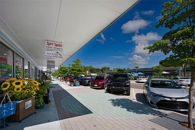 Shopping and Restuarant's | Image 23