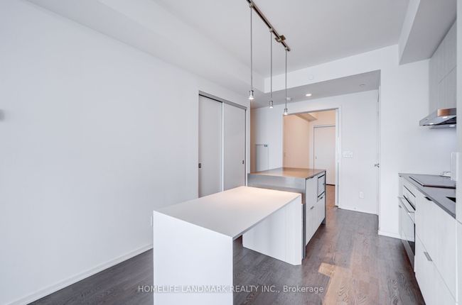 6108 - 1 Bloor St E, Condo with 2 bedrooms, 2 bathrooms and 1 parking in Toronto ON | Image 17