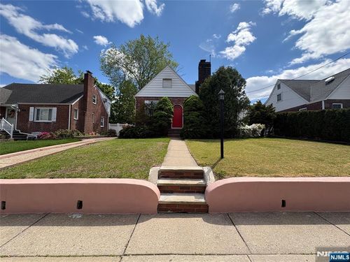 40 Sylvan Ave, Bergenfield, NJ, 07621-4410 | Card Image
